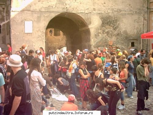 poze de la sighisoara - langa turn..acolo ii pita - priveshte....