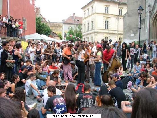 poze de la sighisoara - multzimea.....pt care merita sa mergi - priveshte....